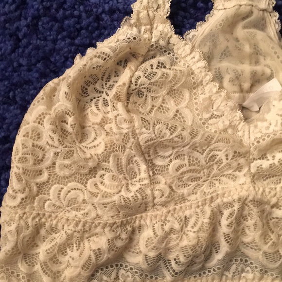 Wire Free Bralette Bandeau Crop Ivory lace light support racer back Torrid sz 3 - Picture 4 of 8